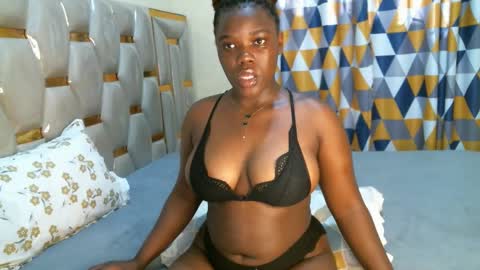 Snapshot of peachygirl255 chatting on October 20, 6:27 am Peachy online show from October 20, 6:27 am