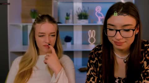 pearl heart online show from March 27, 8:26 am