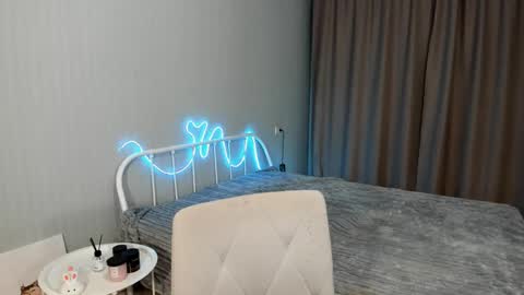 peopleneedlove online show from April 14, 9:59 pm