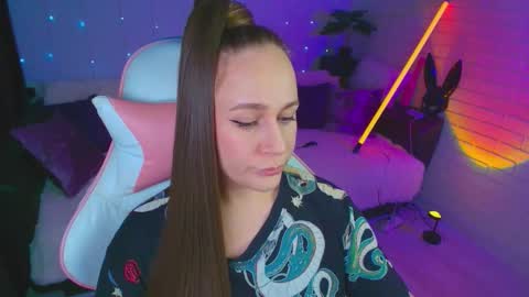 Dia  online show from November 12, 7:23 pm