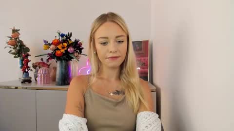 Cindy online show from September 26, 5:49 am