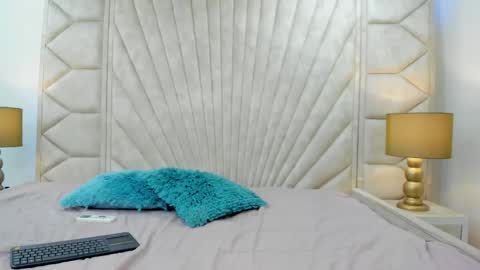 Snapshot of persefone_d chatting on October 17, 1:47 pm persefone_d online show from October 17, 1:47 pm