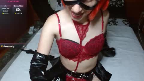 Snapshot of persefone_fire chatting on October 20, 9:51 pm persefone_fire online show from October 20, 9:51 pm
