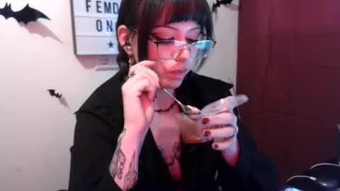 Persephone online show from April 8, 12:07 pm