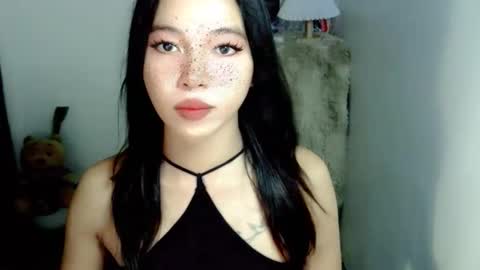 petite_mary69 online show from March 27, 6:04 am