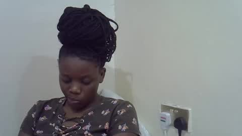 petite_melan online show from December 14, 12:44 pm