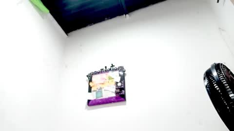 danna online show from November 17, 6:58 am