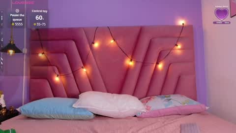 petitelittlemissy online show from March 27, 2:46 am