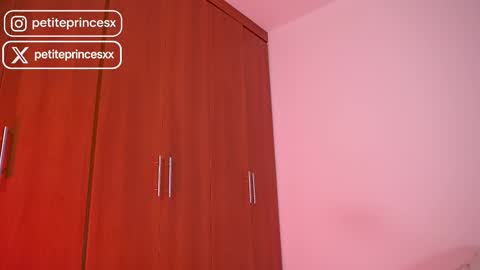 Petiteprinces online show from September 27, 10:44 am