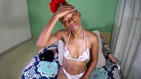 petitesammy online show from March 6, 11:38 am