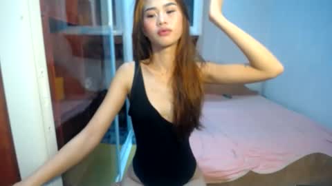 petitesquirtgirlxxx online show from September 10, 6:52 pm