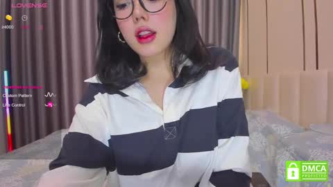 Snapshot of phantom_wave chatting on February 19, 4:12 am Sezim online show from February 19, 4:12 am