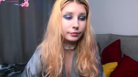 Phoenixvale Pls follow me online show from December 5, 3:24 pm