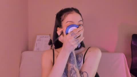 phoenixx_x online show from April 3, 1:47 am