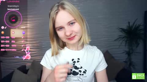 Hann G. Jones online show from December 18, 4:17 am