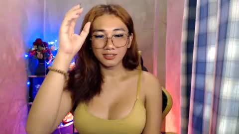 Pia online show from May 27, 1:38 am