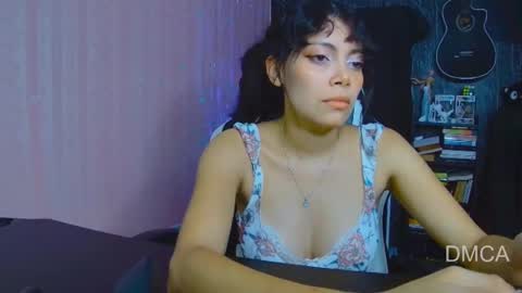 Andrea G online show from December 3, 4:15 am