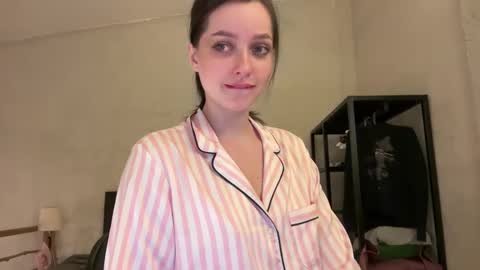 Trisha     online show from March 12, 11:42 am