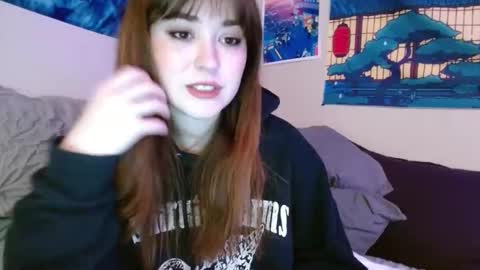 PilloGoddess online show from March 3, 7:48 am