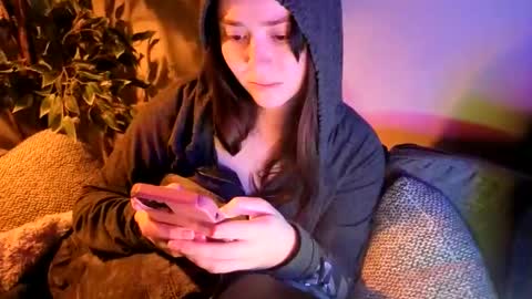PilloGoddess online show from May 31, 7:25 am