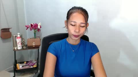 pinaymorena_renelda online show from November 19, 3:28 am