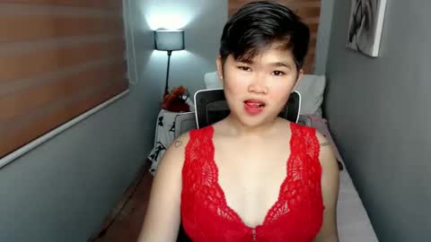 Snapshot of pinayprincesslyn chatting on January 11, 12:07 pm Lyn the Lesbian online show from January 11, 12:07 pm
