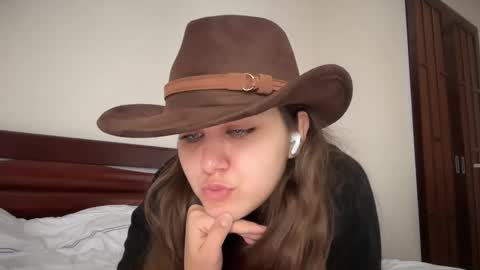 Susie online show from December 16, 4:40 am