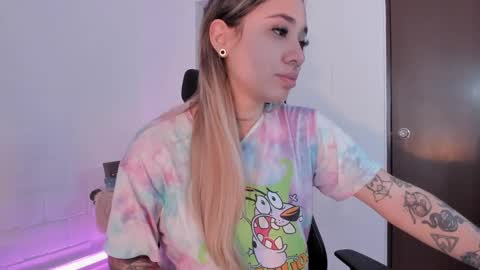 KELLY  online show from December 31, 2:25 pm