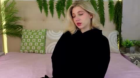 Adele online show from October 9, 9:35 am