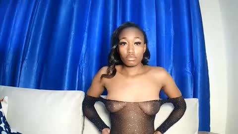 PinkyAura online show from June 5, 11:49 am
