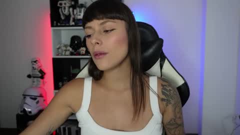 Emily online show from March 19, 7:18 pm