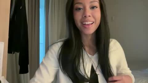 pinkunicorn0728 online show from April 17, 7:16 pm