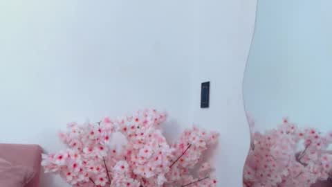 pinky_f00x online show from March 23, 7:09 pm