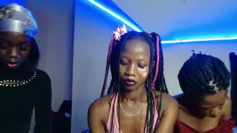 Pinky online show from November 30, 1:43 am