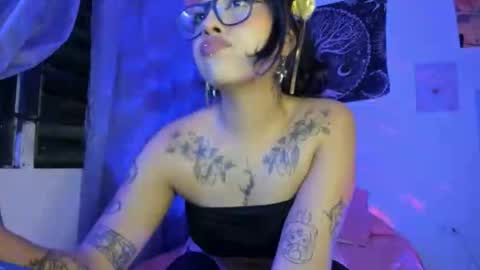 pinky_promiseex online show from November 4, 11:21 pm