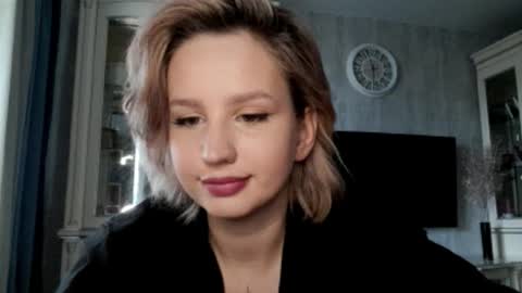 Caroline online show from April 10, 6:30 am