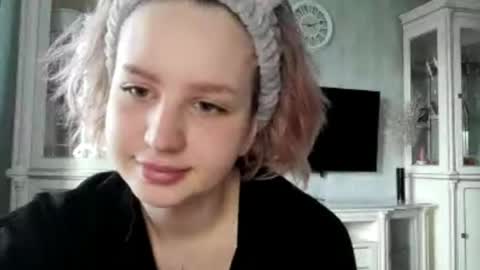 Caroline online show from April 14, 4:12 am