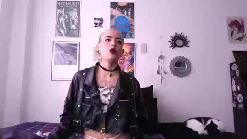 Snapshot of plutonbluemoon_999 chatting on September 24, 8:30 pm online show from September 24, 8:30 pm