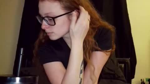 poisonivyy95 online show from April 23, 2:08 am