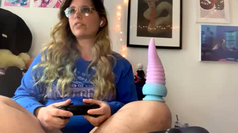 sweet angel baby  online show from February 8, 6:00 pm