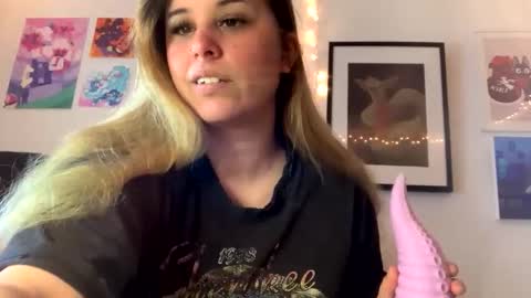 sweet angel baby  online show from January 16, 2:24 pm