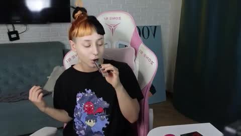 Candytrain online show from November 23, 1:35 pm