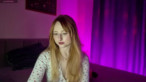 polly_candyy online show from April 10, 3:07 pm
