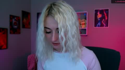 Polly online show from April 9, 7:19 pm