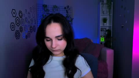 Polly online show from April 11, 8:01 pm