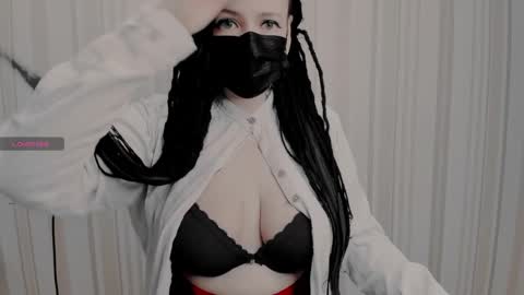 Polly online show from November 19, 8:09 pm