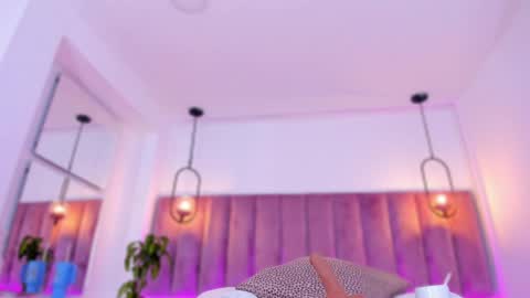 POLLY online show from April 8, 10:28 am