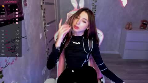       online show from October 10, 6:13 pm