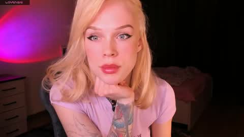 Megan.online  online show from April 16, 9:39 pm