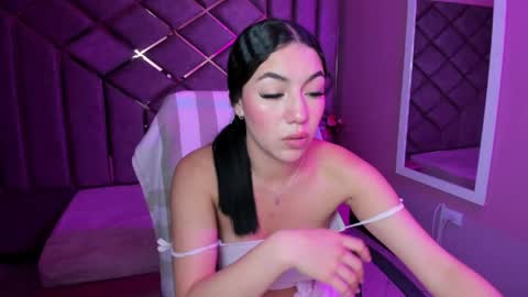 poly sasha  online show from April 10, 7:25 am